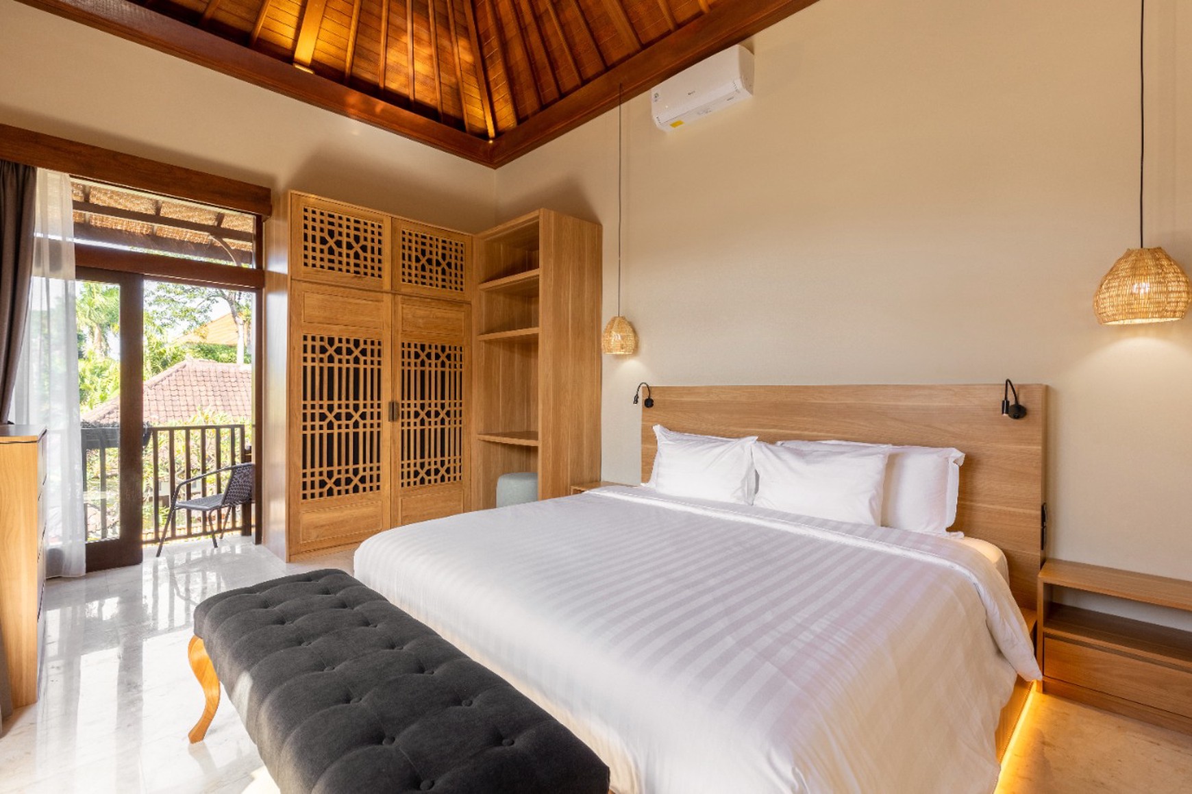 Freehold - Elegant Modern Villa with Balinese Touches in Sanur, Bali