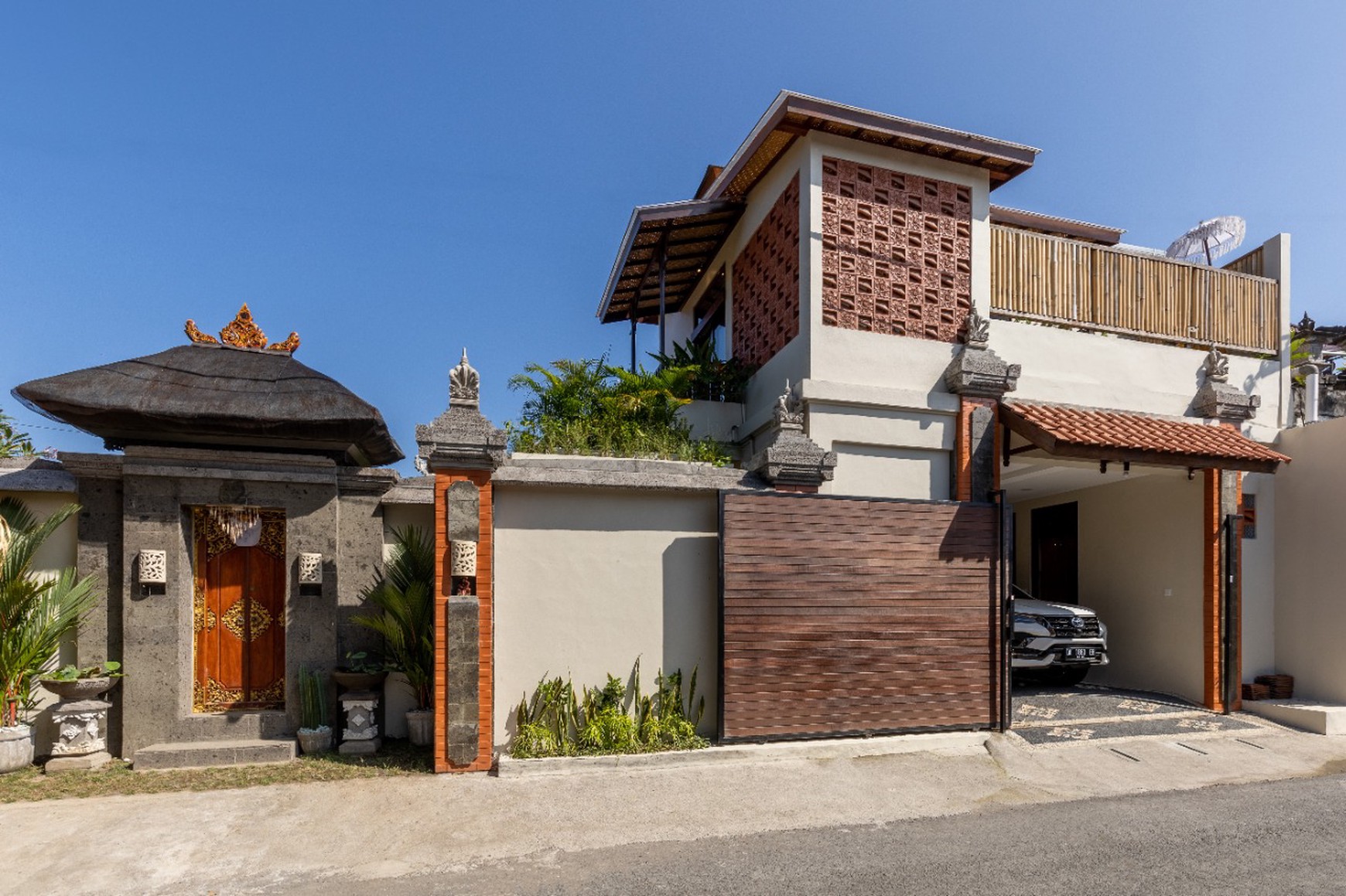 Freehold - Elegant Modern Villa with Balinese Touches in Sanur, Bali