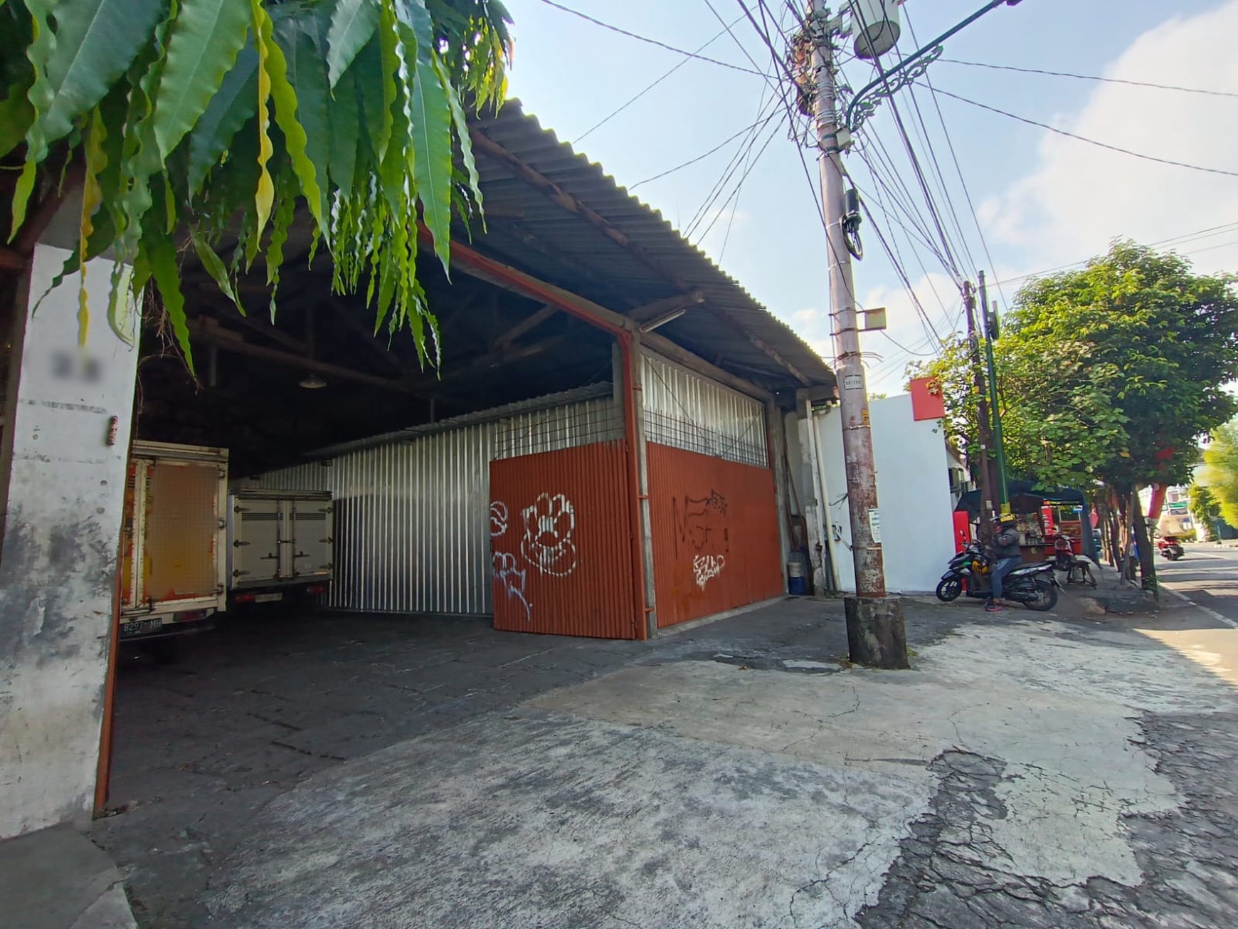 Tanah & Bangunan 740 Meter Persegi Cocok Untuk Gudang Lokasi Strategis Dekat Pasar Legi Kotagede Yogyakarta