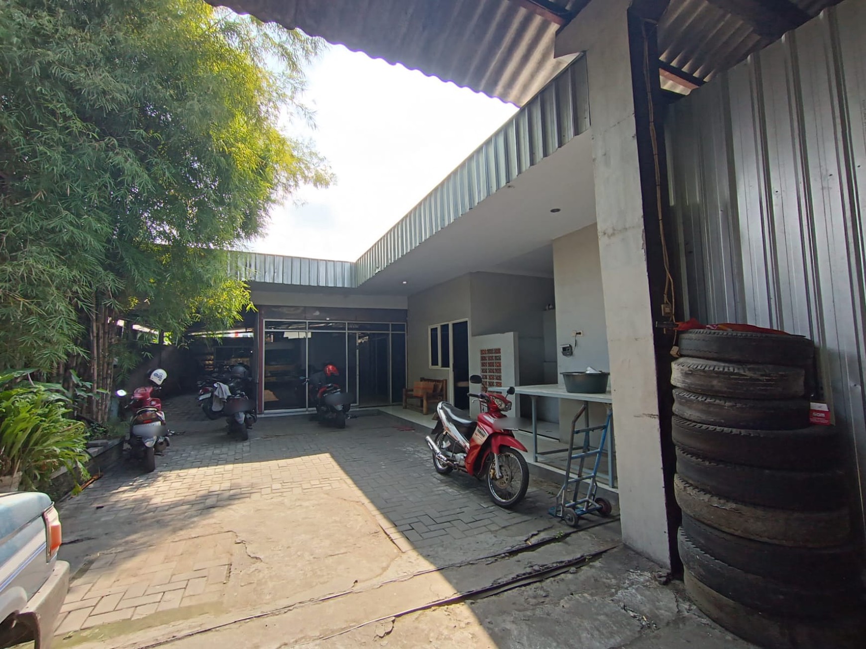 Tanah & Bangunan 740 Meter Persegi Cocok Untuk Gudang Lokasi Strategis Dekat Pasar Legi Kotagede Yogyakarta