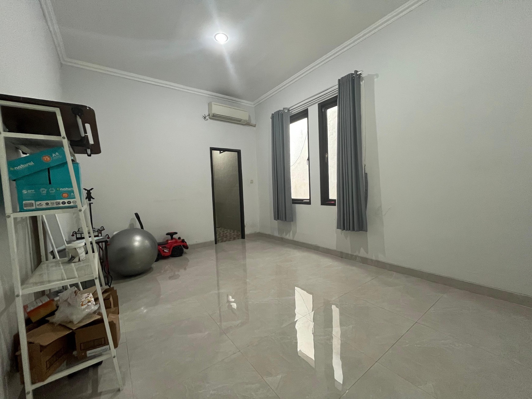 Rumah 2 Lantai Layout Nyaman Dalam Komplek Tenang dan Strategis di Cinere