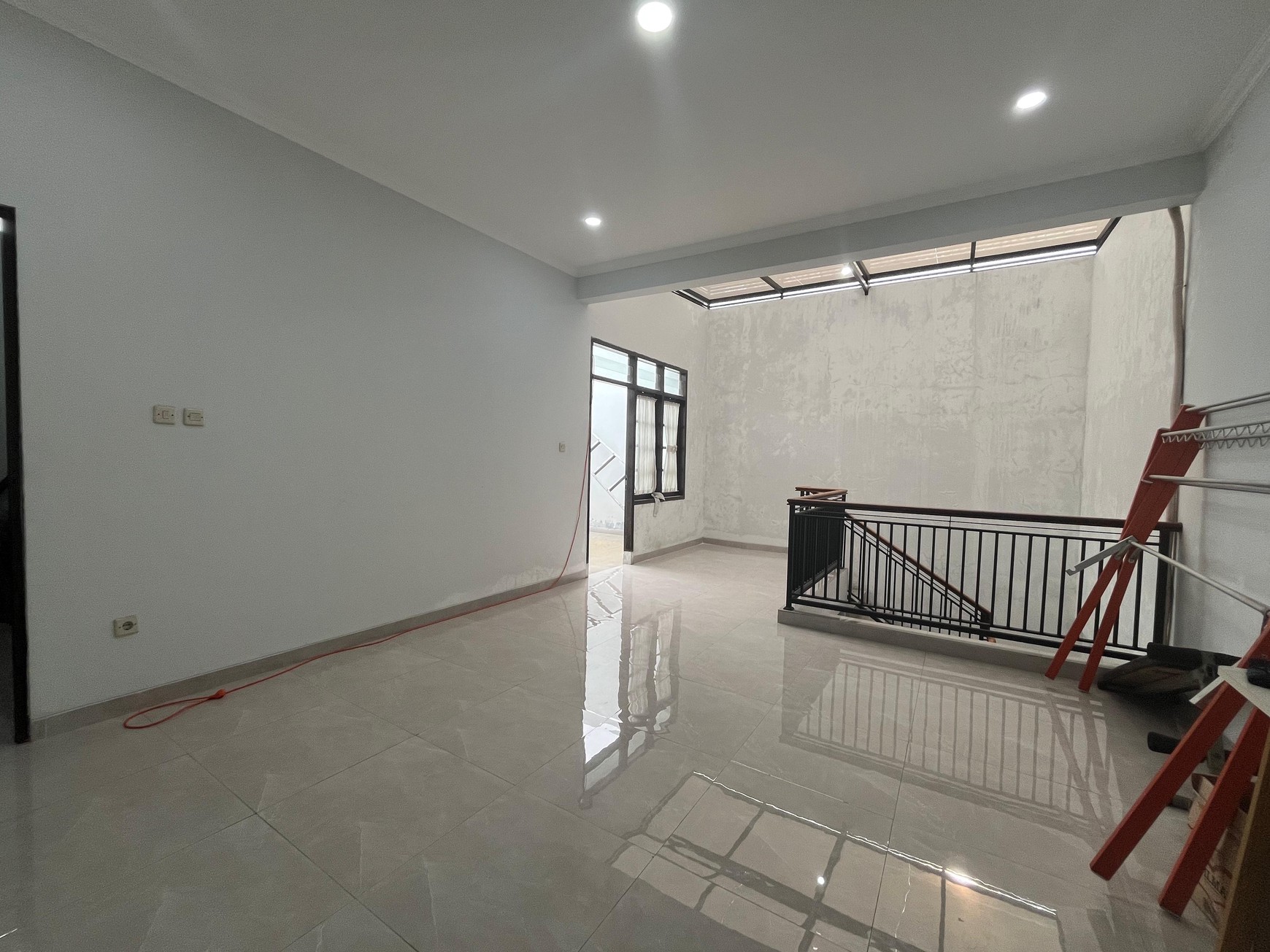 Rumah 2 Lantai Layout Nyaman Dalam Komplek Tenang dan Strategis di Cinere