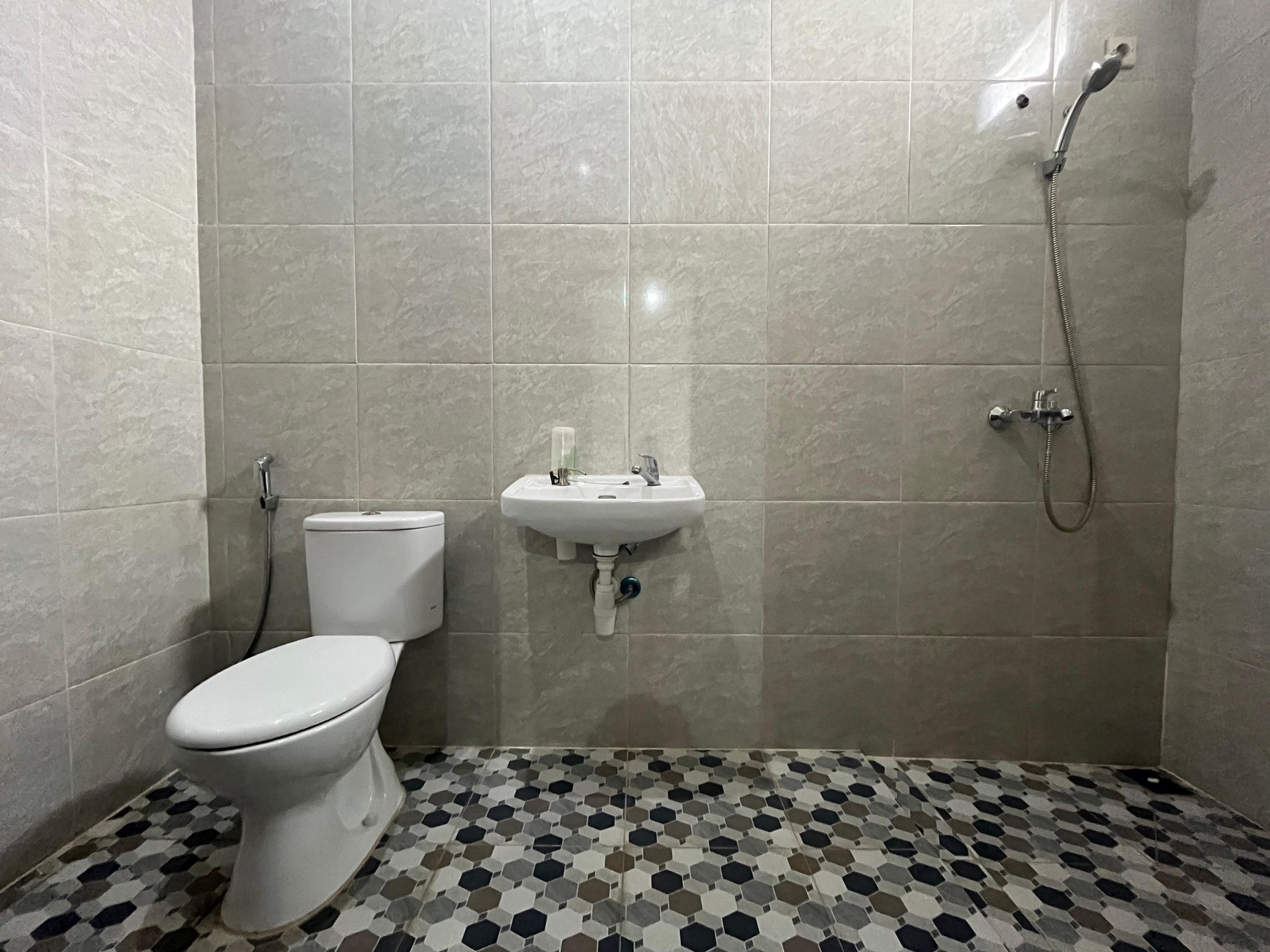 Rumah 2 Lantai Layout Nyaman Dalam Komplek Tenang dan Strategis di Cinere