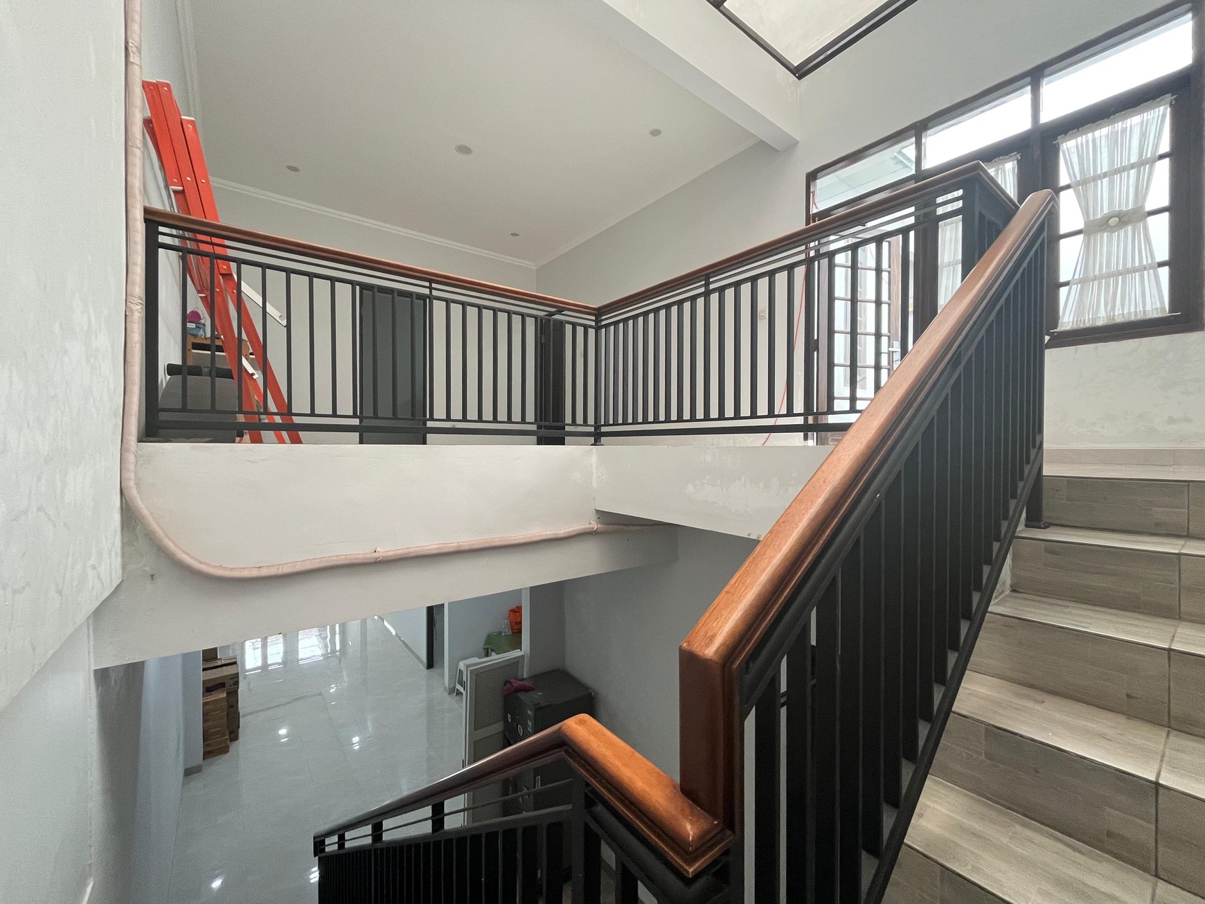 Rumah 2 Lantai Layout Nyaman Dalam Komplek Tenang dan Strategis di Cinere