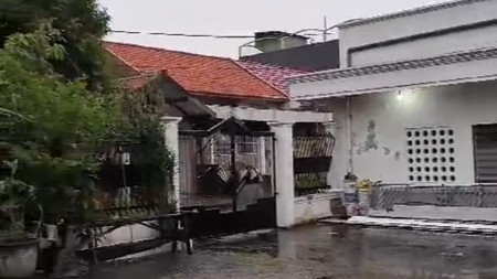 Dijual Rumah Hook  Jl. Darmo Baru Barat  