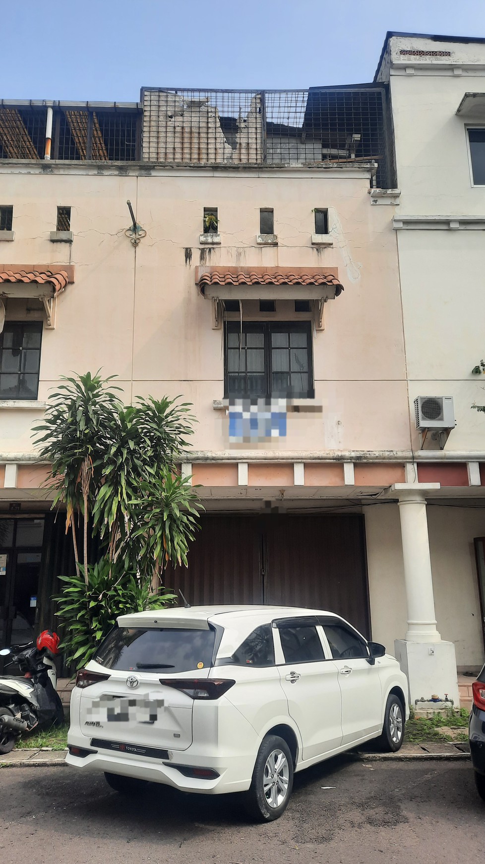 RUKO ROXY di Lokasi Strategis di Jalan MH Thamrin Lippo Cikarang dekat dengan Berbagai Fasilitas Publik