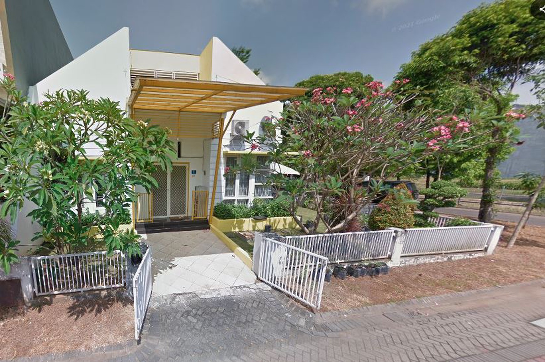 Dijual Lelang Rumah Minimalis dan Murah di Citraland Surabaya