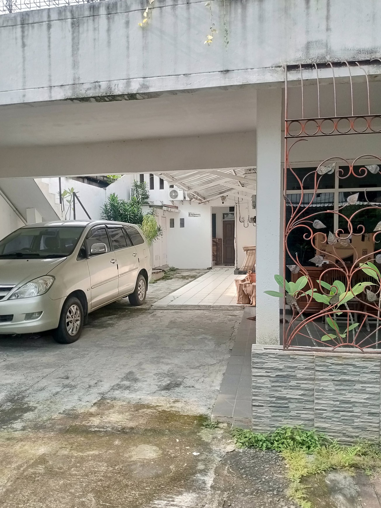 Disewakan Ruang Kantor (Office Space) Luas di Kawasan Senen, Jakarta Pusat - Investasi Lokasi Terbaik