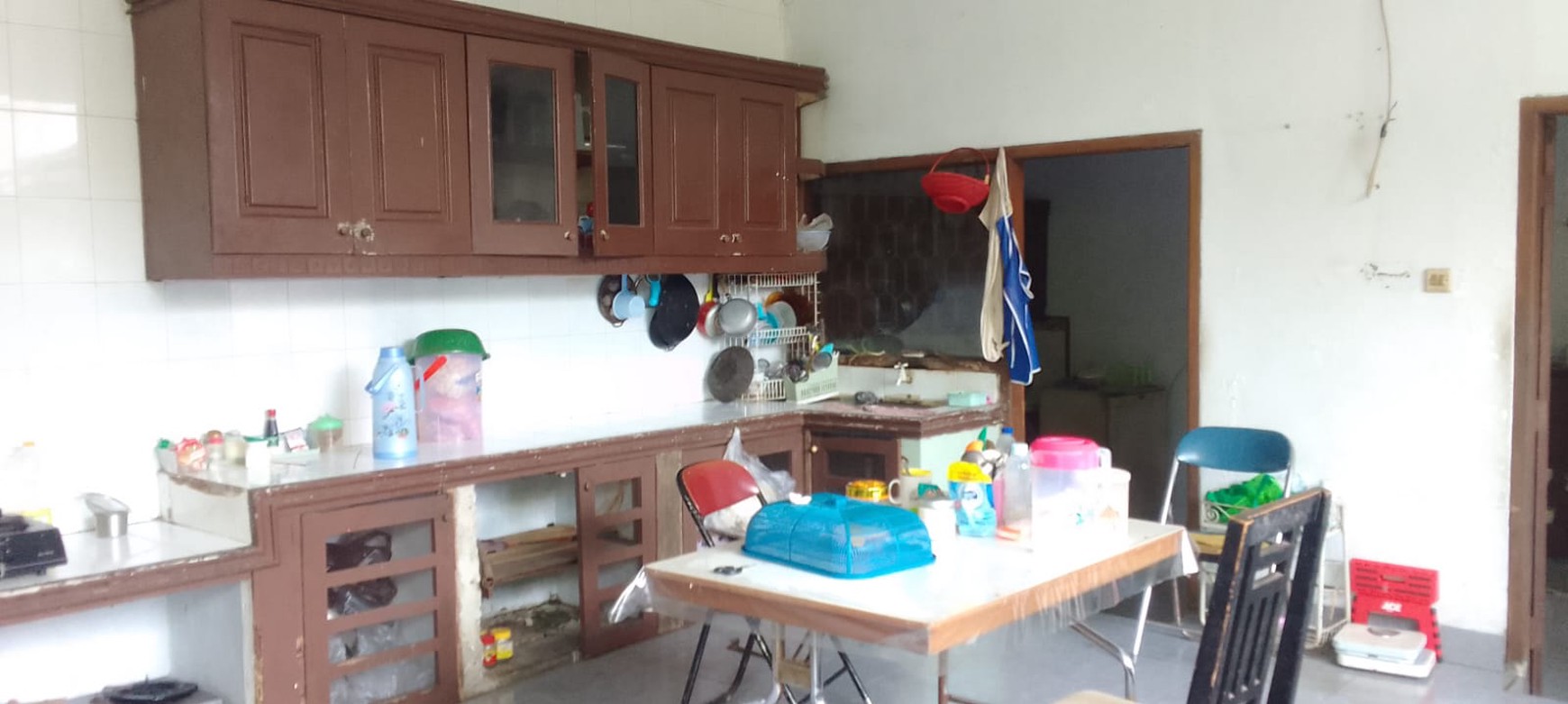 Rumah Dengan Luas Tanah 695 m2, Di Komplek Bharata Pura, Dekat Supermarket Jogya, 5 Menit Ke Tol BORR Bogor