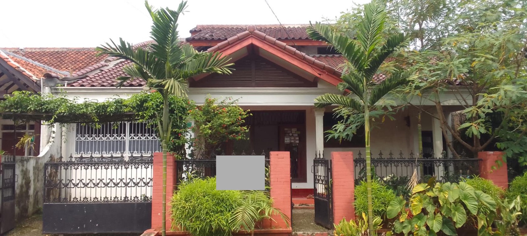 Rumah Dengan Luas Tanah 695 m2, Di Komplek Bharata Pura, Dekat Supermarket Jogya, 5 Menit Ke Tol BORR Bogor