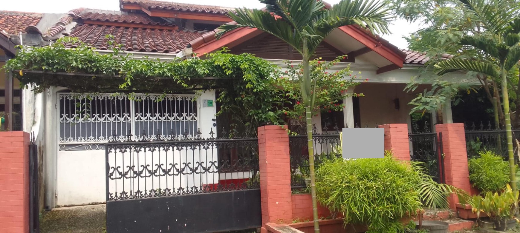 Rumah Dengan Luas Tanah 695 m2, Di Komplek Bharata Pura, Dekat Supermarket Jogya, 5 Menit Ke Tol BORR Bogor