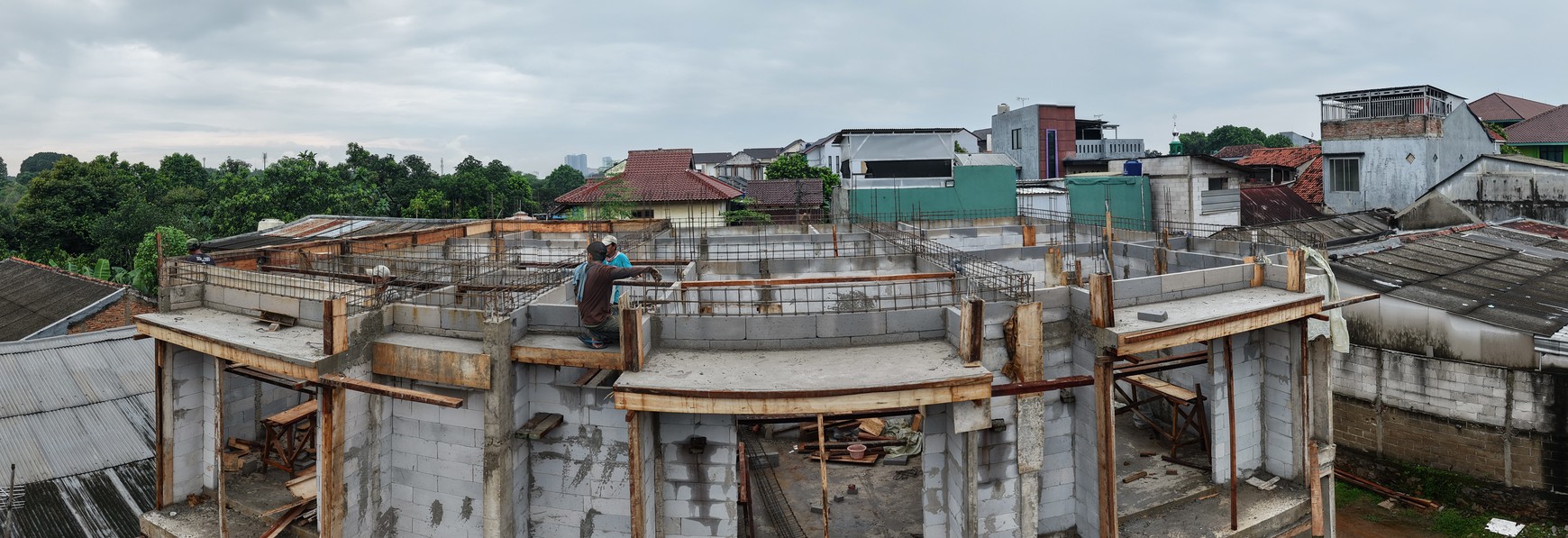Rumah 2 Lantai Harga Terjangkau di Pondok Rangon - Luas, Modern & Ada Carport!