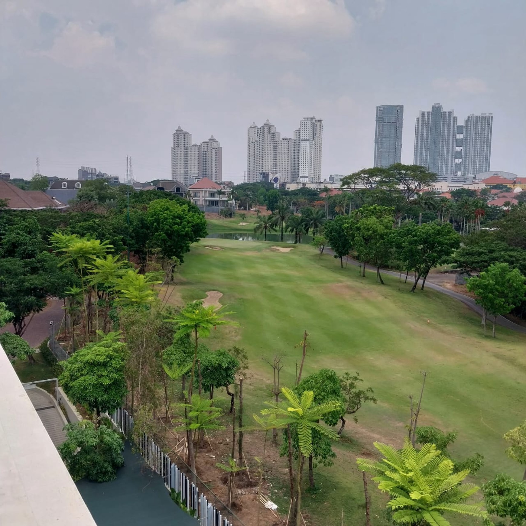 DIJUAL & DISEWAKAN Apartemen MEWAH Rosebay, Graha Family, Surabaya Barat