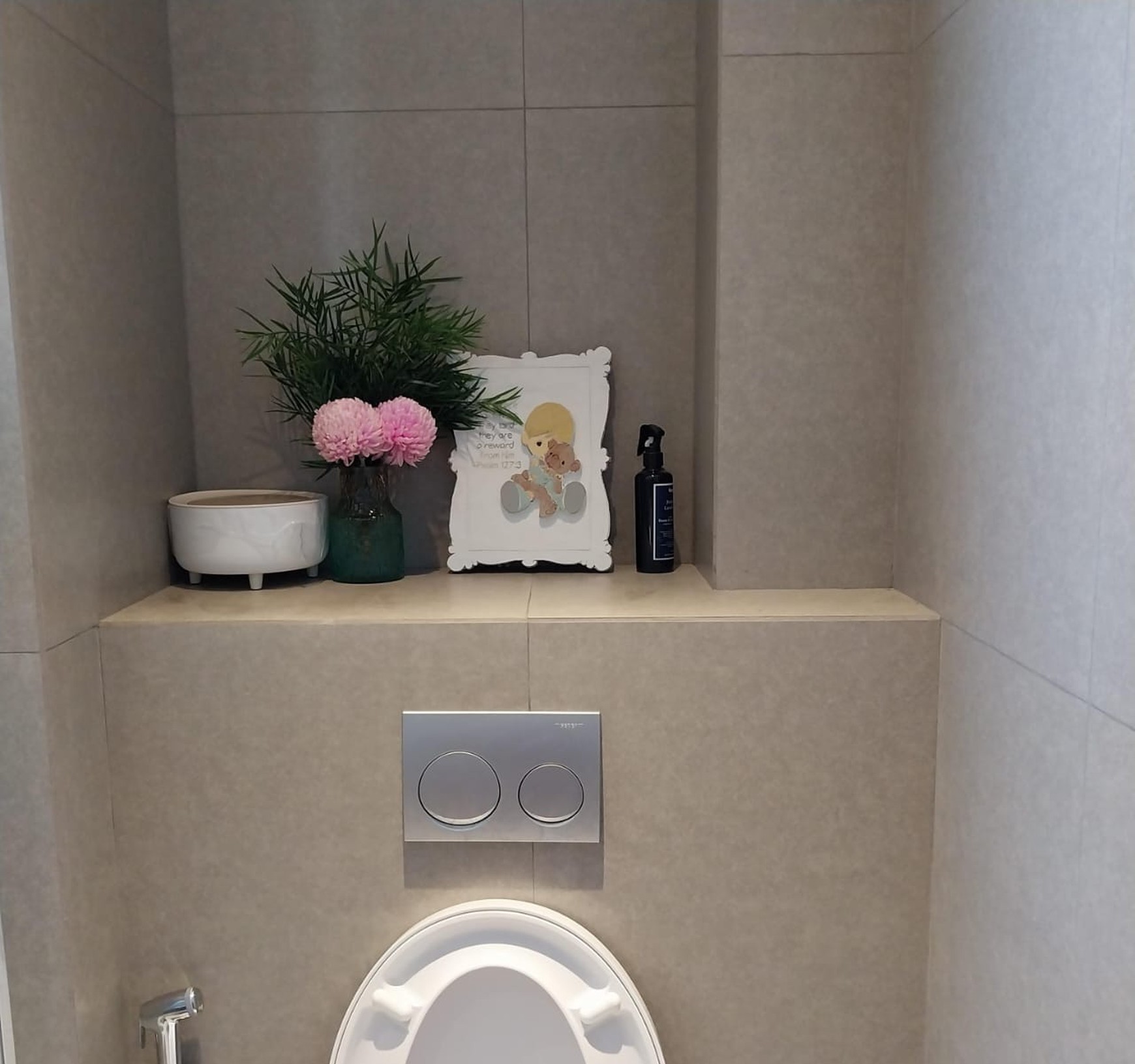 DIJUAL & DISEWAKAN Apartemen MEWAH Rosebay, Graha Family, Surabaya Barat