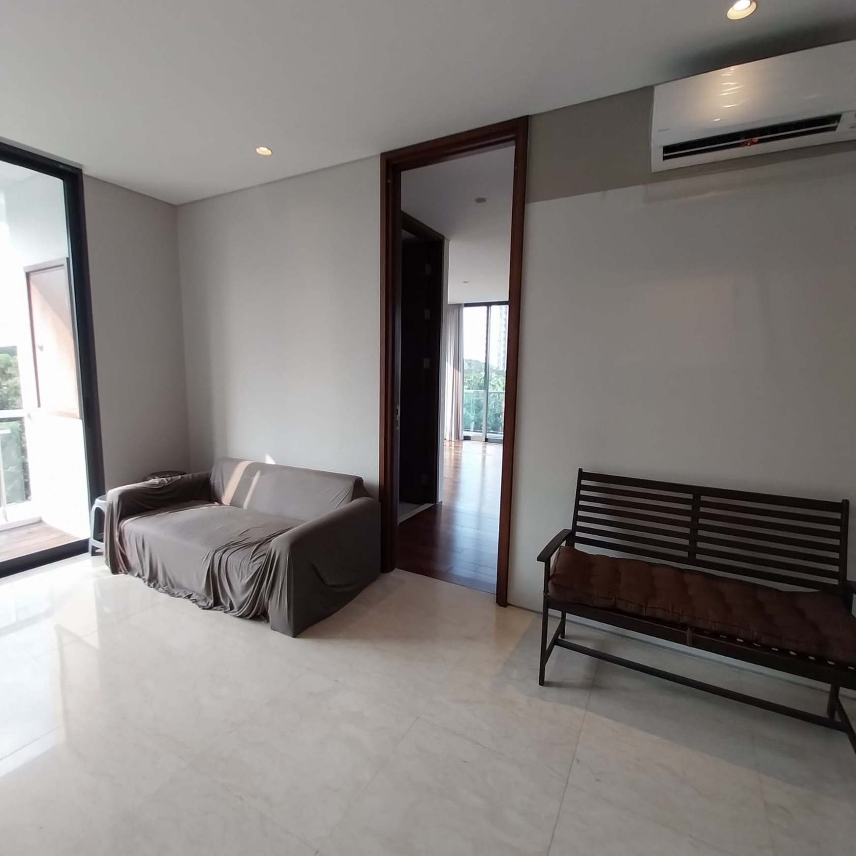 DIJUAL & DISEWAKAN Apartemen MEWAH Rosebay, Graha Family, Surabaya Barat