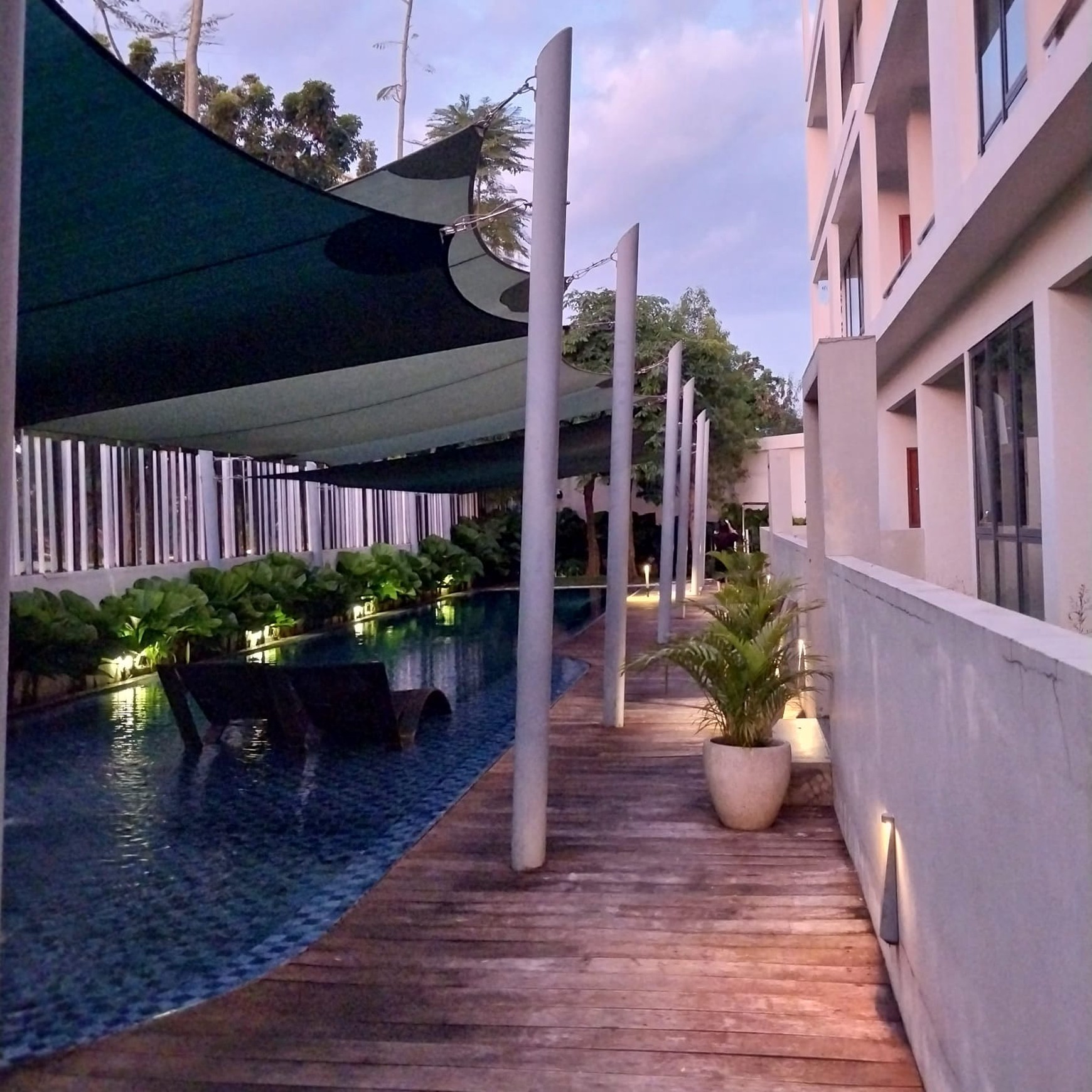 DIJUAL & DISEWAKAN Apartemen MEWAH Rosebay, Graha Family, Surabaya Barat