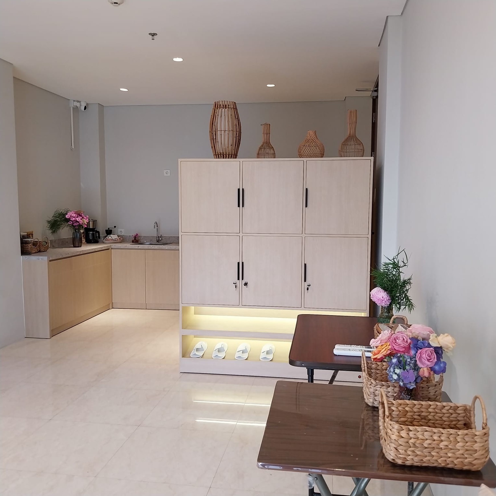 DIJUAL & DISEWAKAN Apartemen MEWAH Rosebay, Graha Family, Surabaya Barat