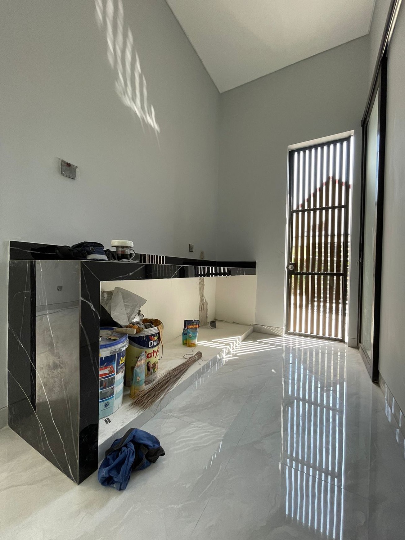 DIJUAL RUMAH BARU KEMBAR 2 LANTAI FRESH MODERN MINIMALIS SIAP HUNI SUTOREJO TIMUR