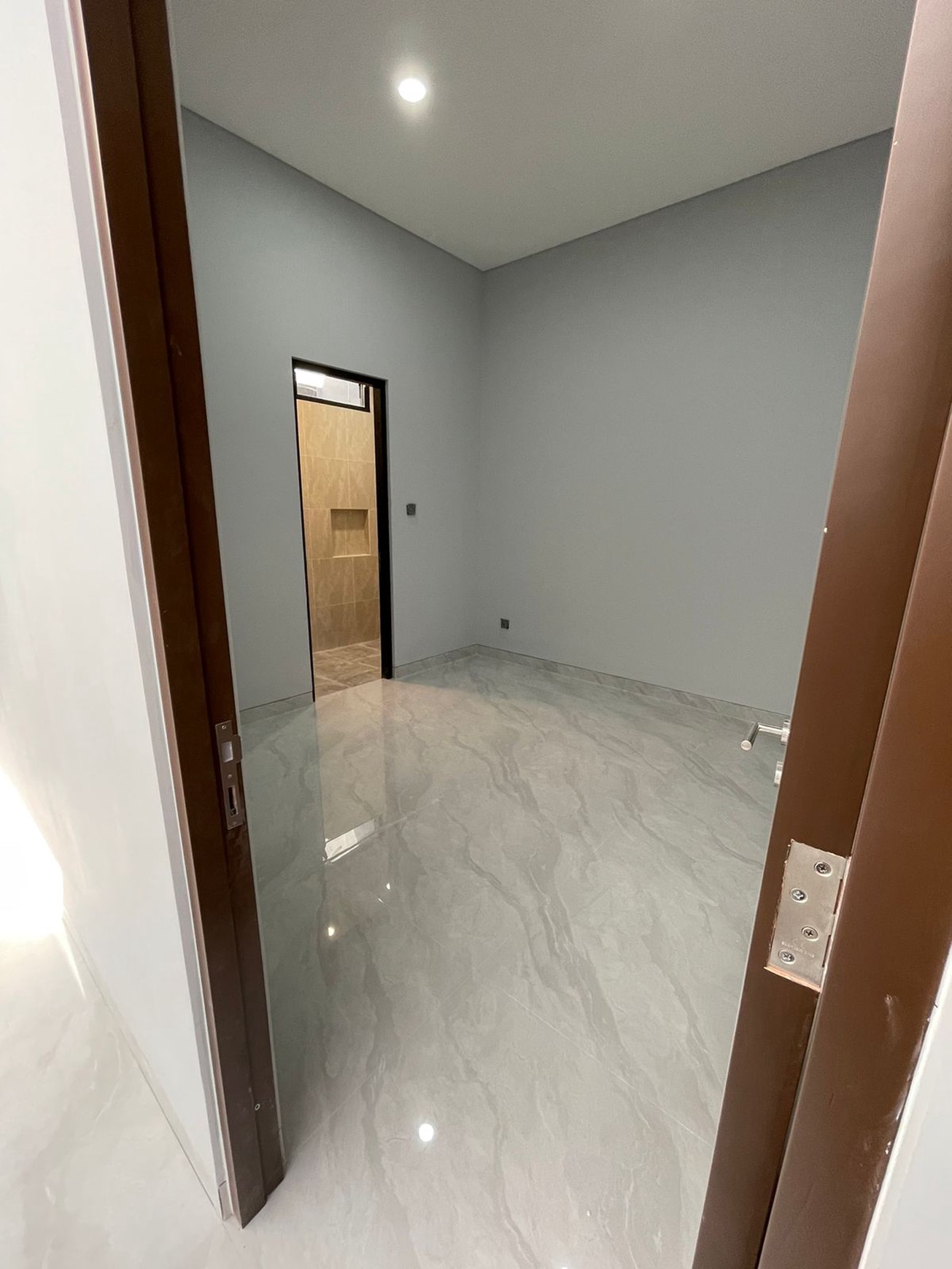 DIJUAL RUMAH BARU KEMBAR 2 LANTAI FRESH MODERN MINIMALIS SIAP HUNI SUTOREJO TIMUR
