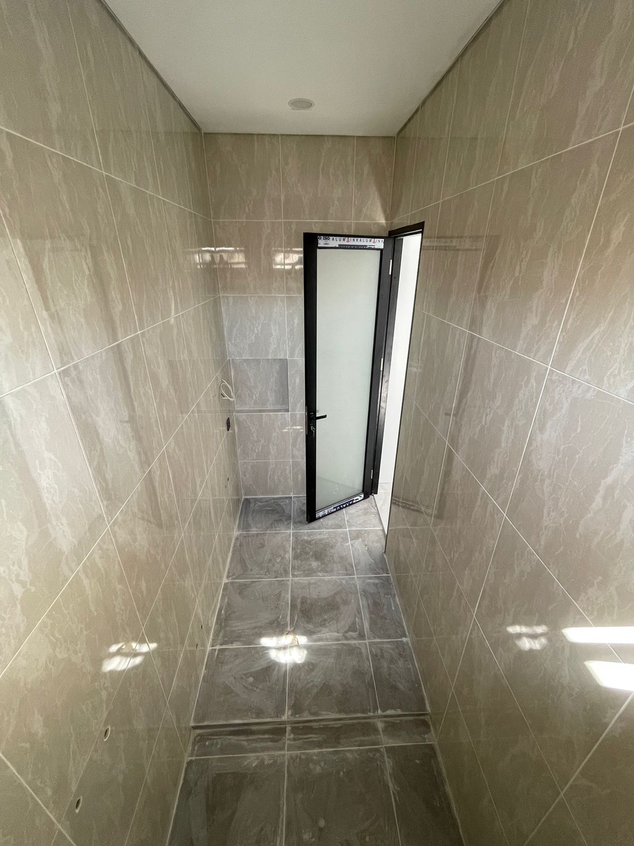 DIJUAL RUMAH BARU KEMBAR 2 LANTAI FRESH MODERN MINIMALIS SIAP HUNI SUTOREJO TIMUR