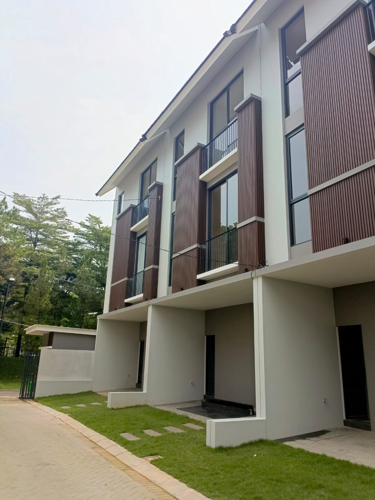 Rumah Bagus Di Precium Lebak Bulus, Jl Delima Timur Jakarta Selatan