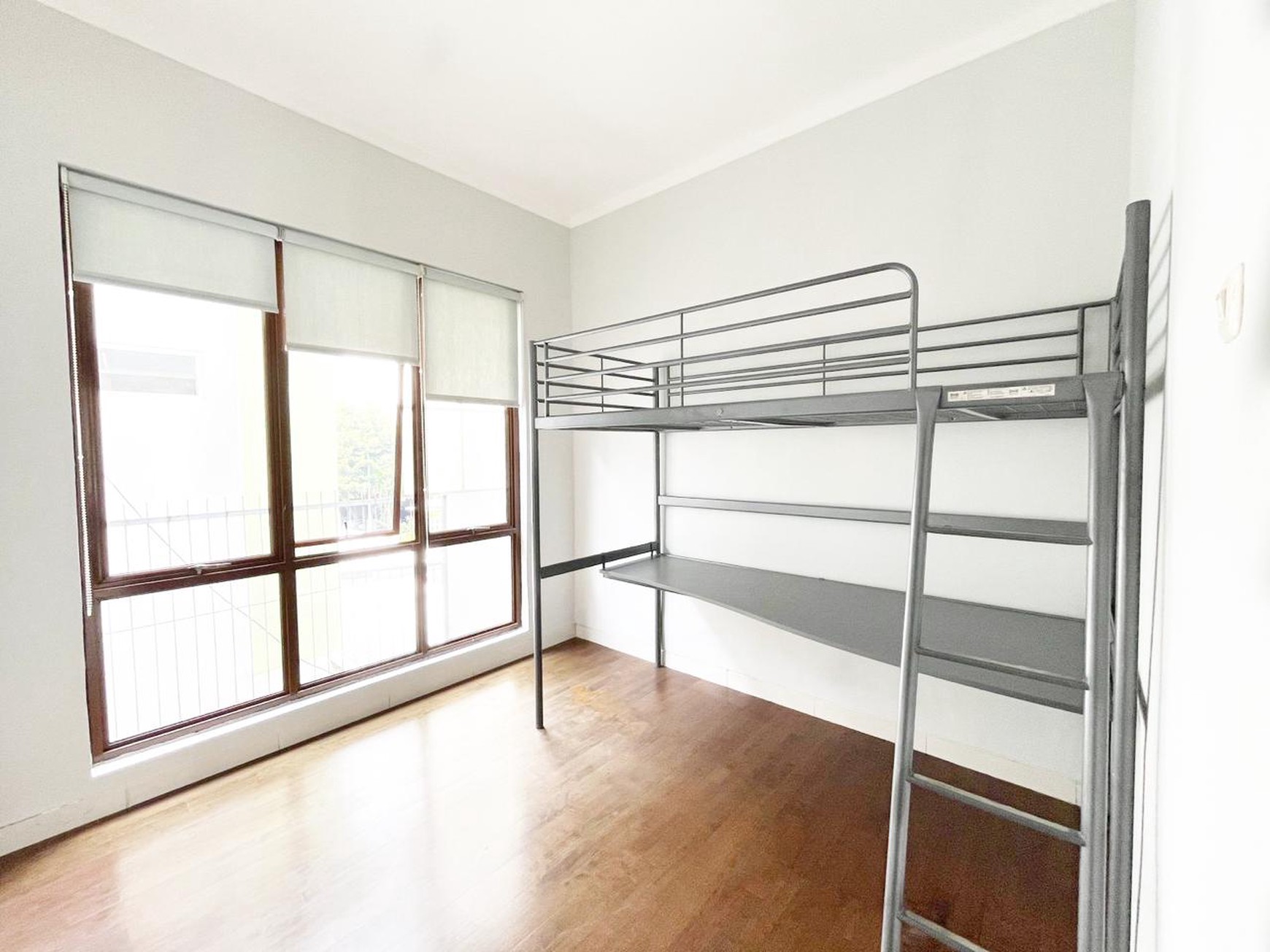 Rumah Bagus Di Discovery Conserva, Bintaro Jaya Sektor 9