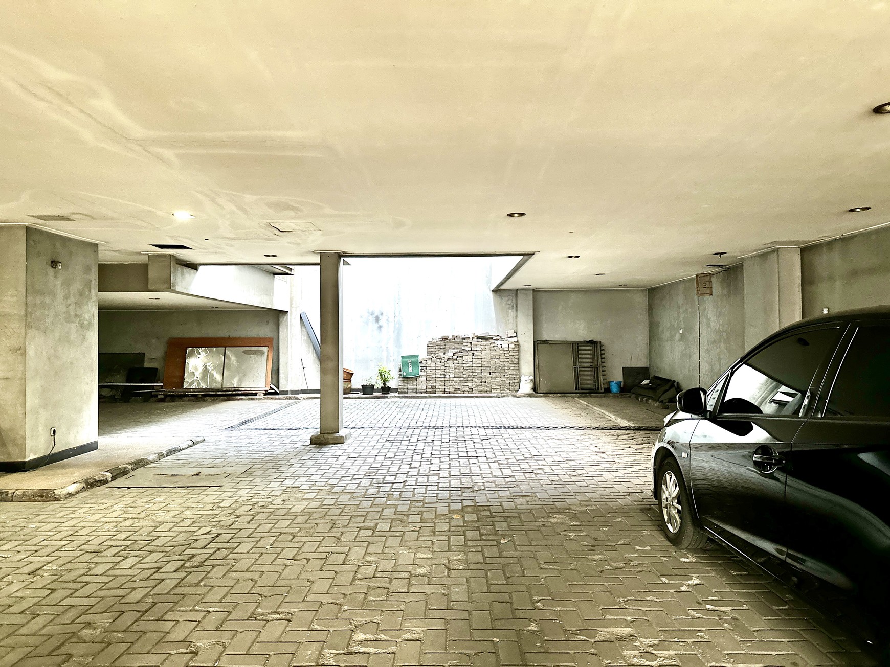 Ruang Usaha Di Lokasi Strategis Jl Bintaro Utama Jakarta Selatan