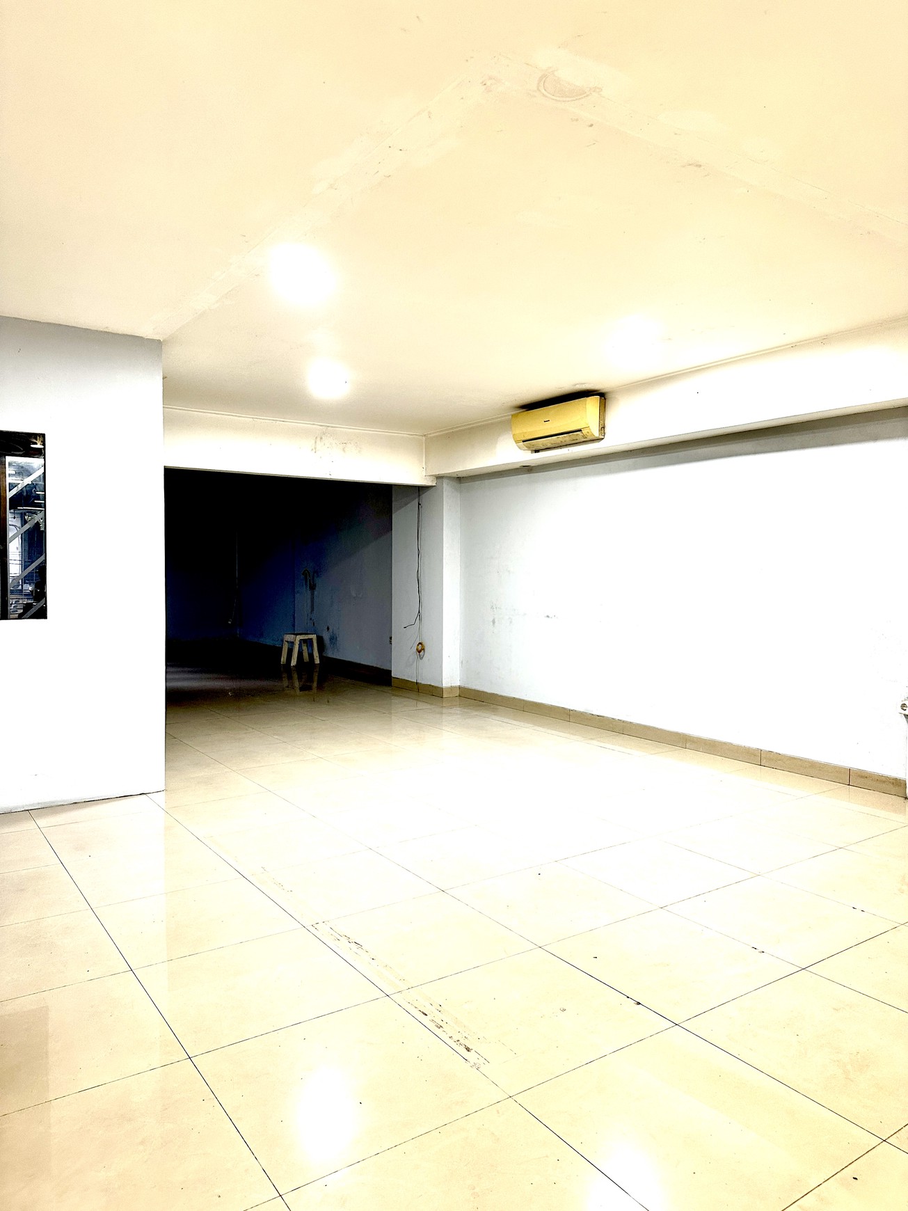 Ruang Usaha Di Lokasi Strategis Jl Bintaro Utama Jakarta Selatan