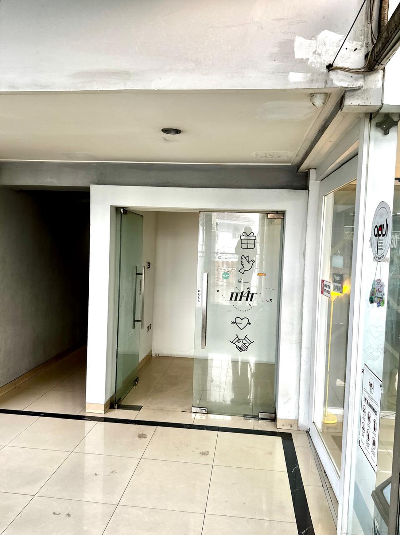Ruang Usaha Di Lokasi Strategis Jl Bintaro Utama Jakarta Selatan