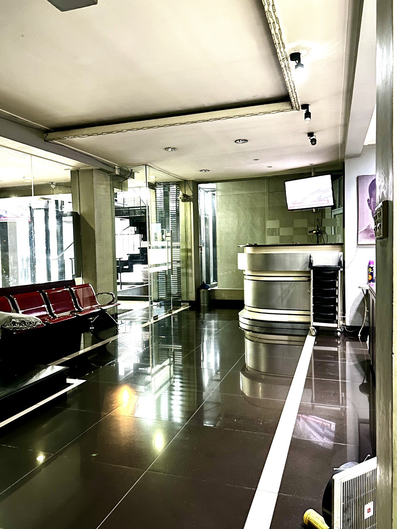 Ruang Usaha Di Lokasi Strategis Jl Bintaro Utama Jakarta Selatan