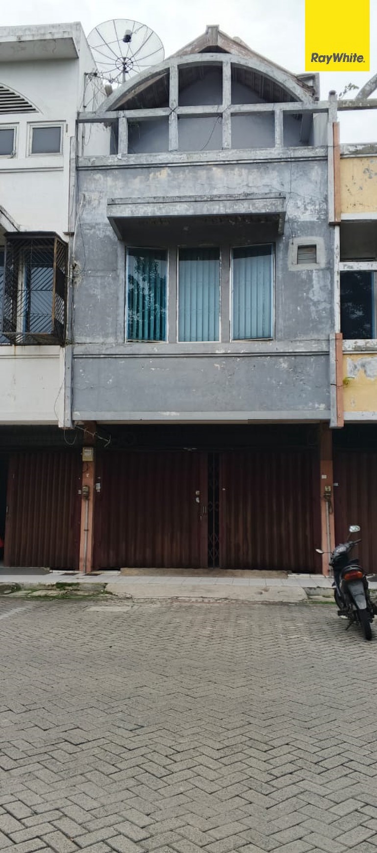 Dijual Ruko 3 lantai di Galaxi Bumi Permai Surabaya