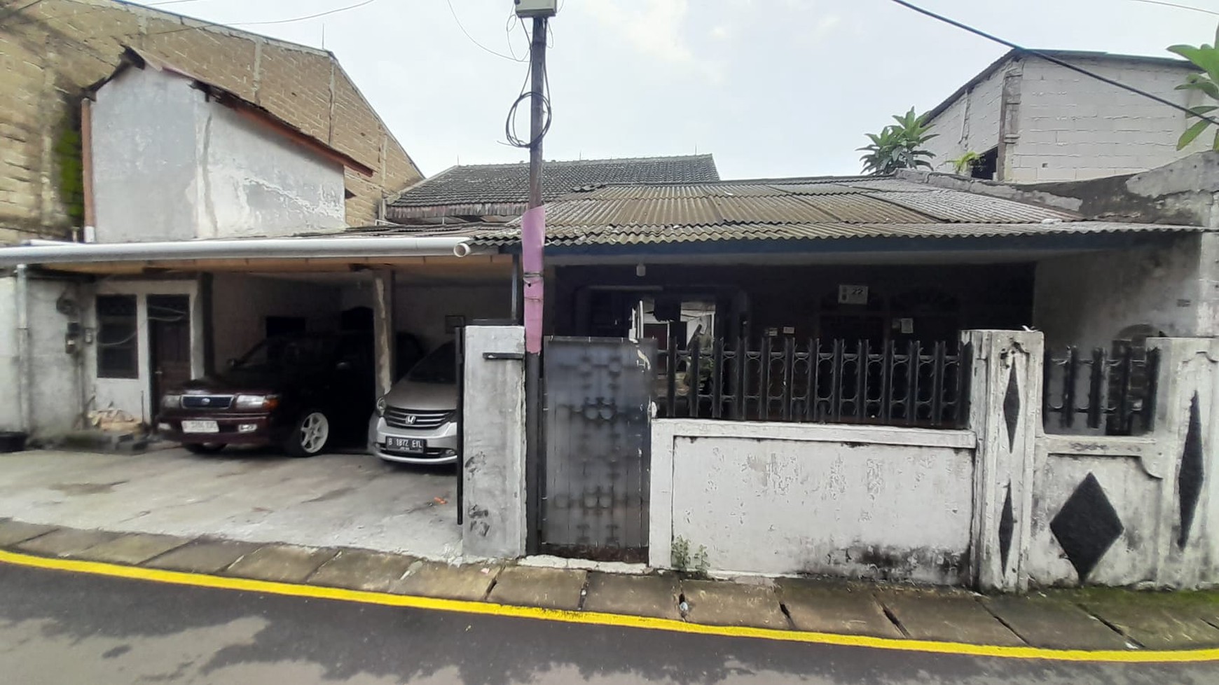 Rumah hitung tanah di daerah dekat Terminal Jatijajar Bogor