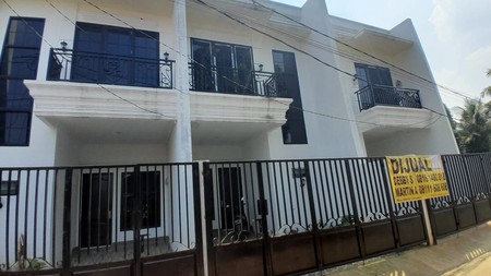 Rumah Cantik dan Kokoh 2 Lantai di Cibubur dijual
