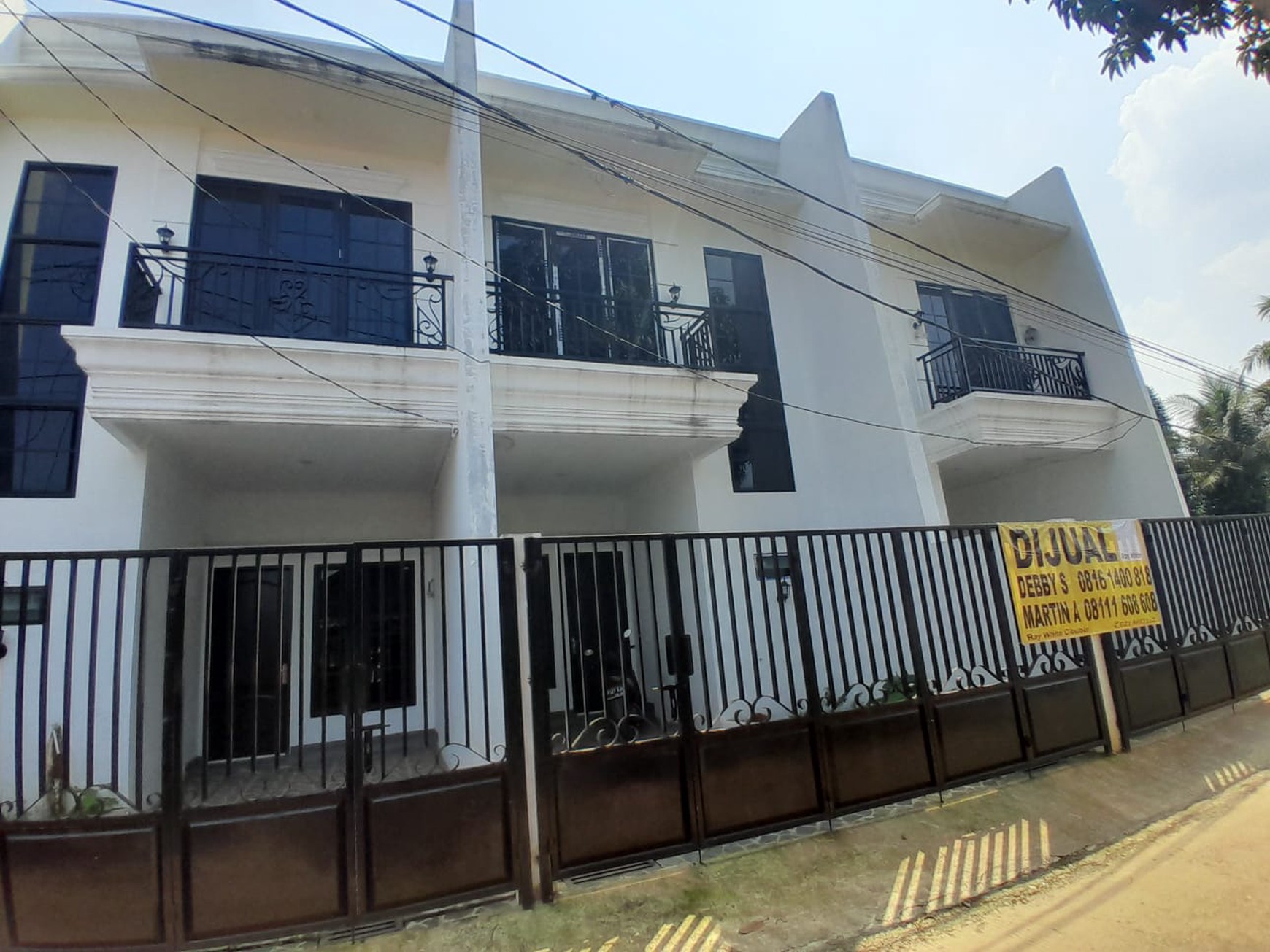 Rumah Cantik dan Kokoh 2 Lantai di Cibubur dijual