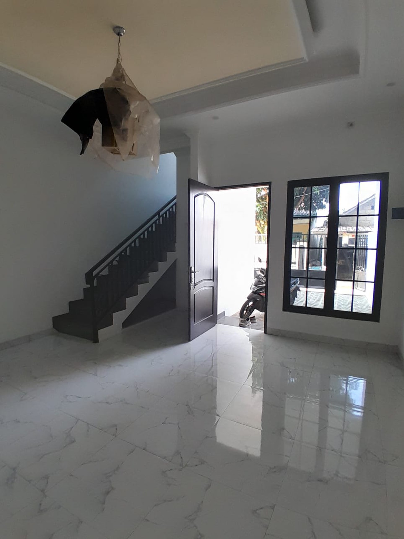 Rumah Cantik dan Kokoh 2 Lantai di Cibubur dijual