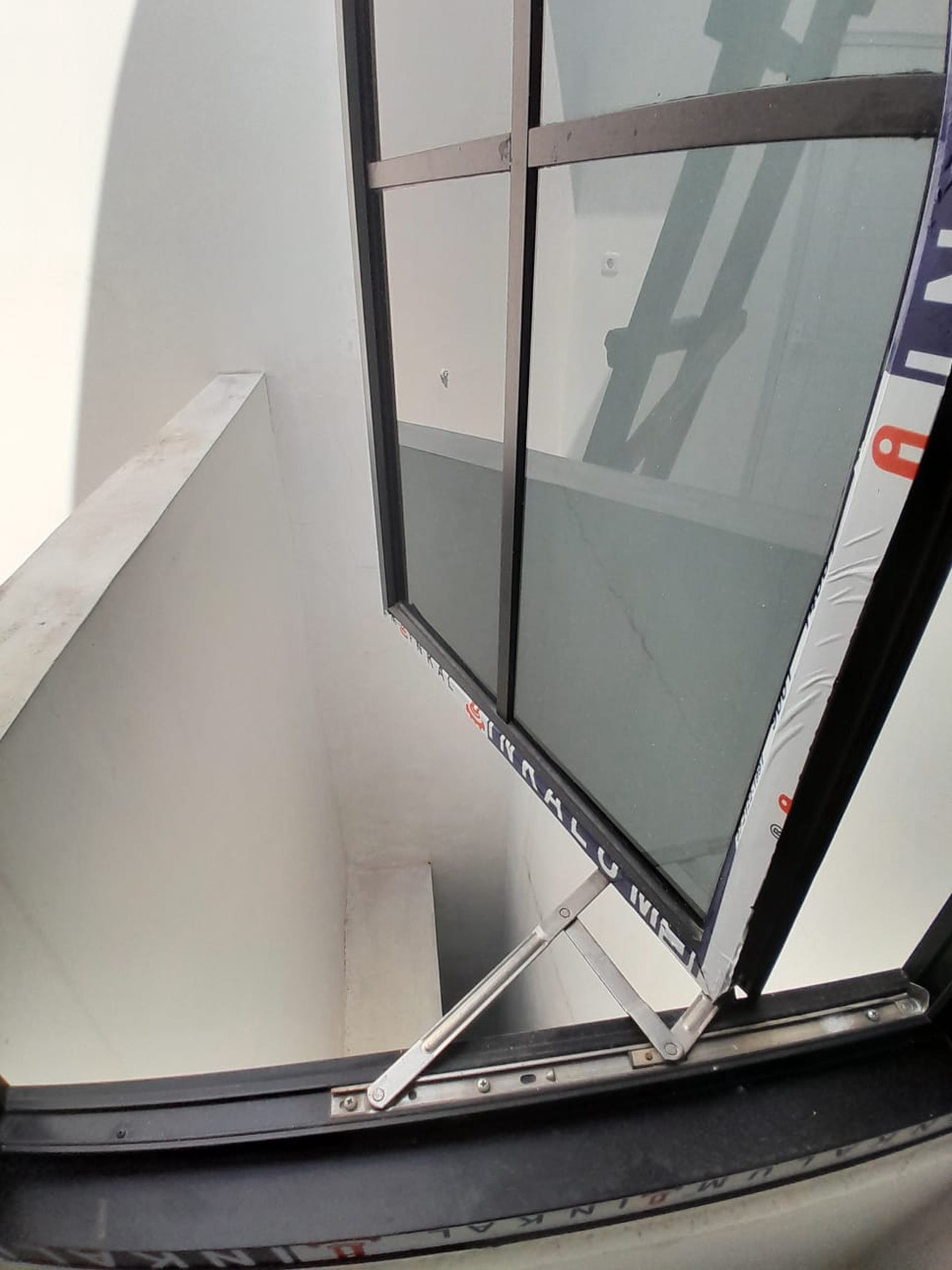 Rumah Cantik dan Kokoh 2 Lantai di Cibubur dijual