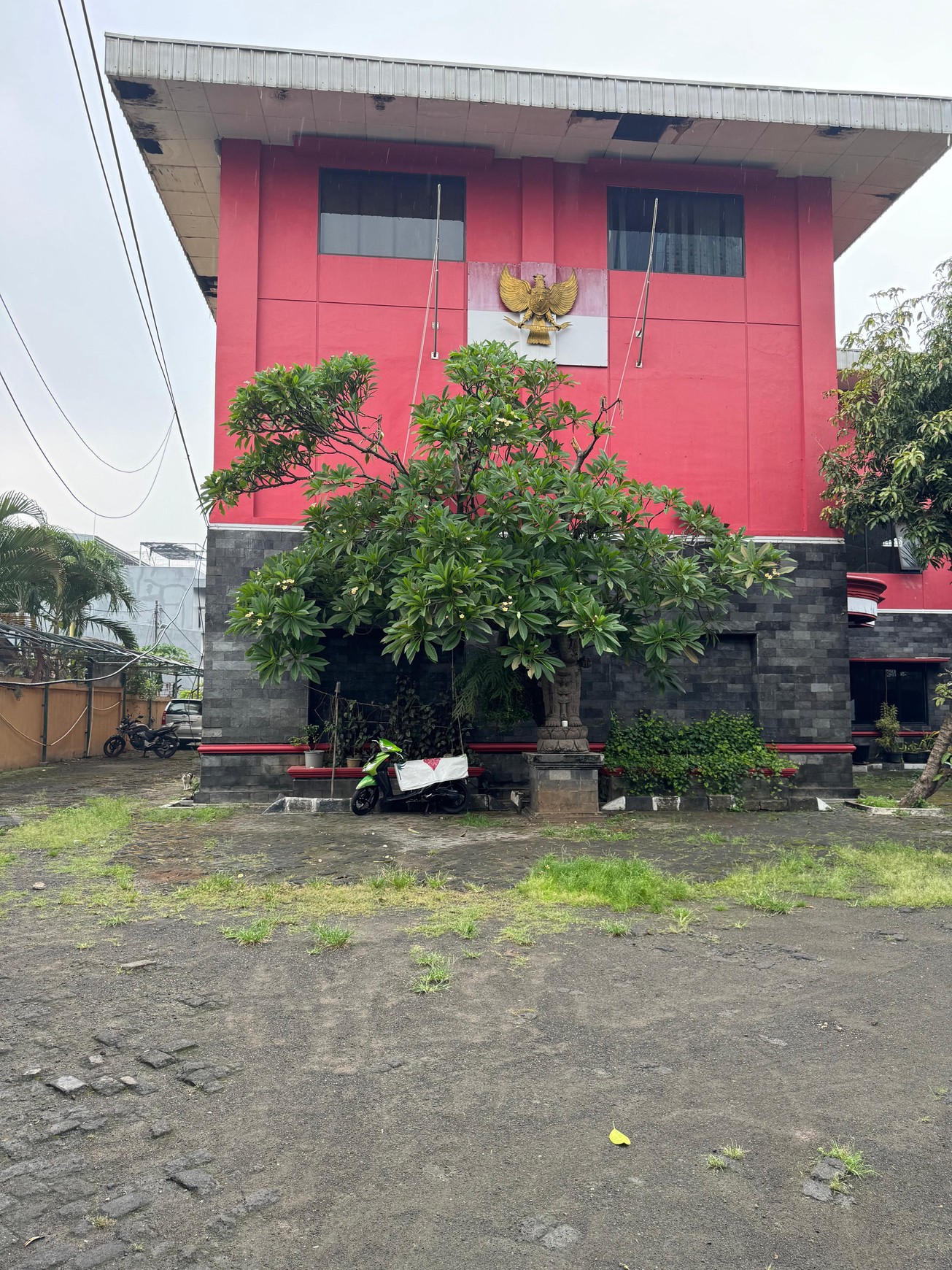 DIJUAL GEDUNG KANTOR DI JALAN TENTARA PELAJAR JAKARTA PUSAT
