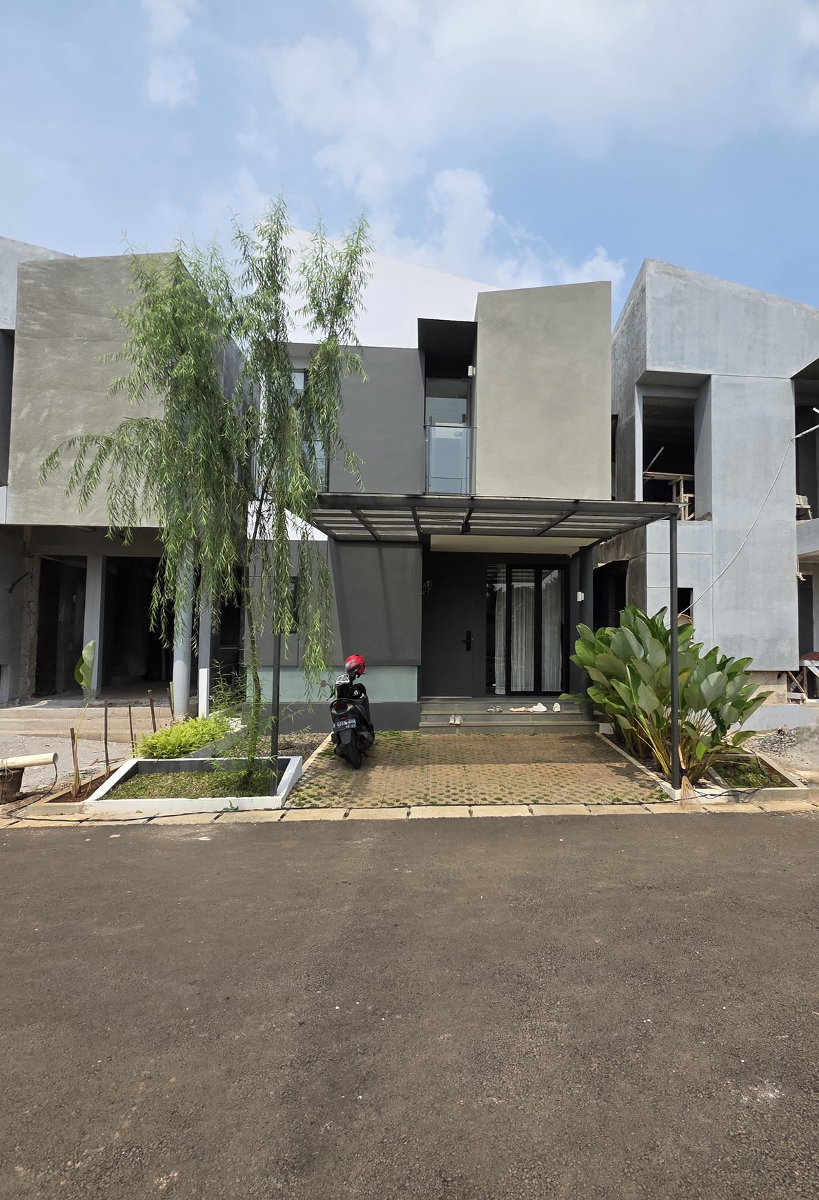 Rumah Cluster Baru Lokasi Strategis dkt Pintu Tol Pamulang di Jl RE Martadinata, Ciputat, Tangerang Selatan