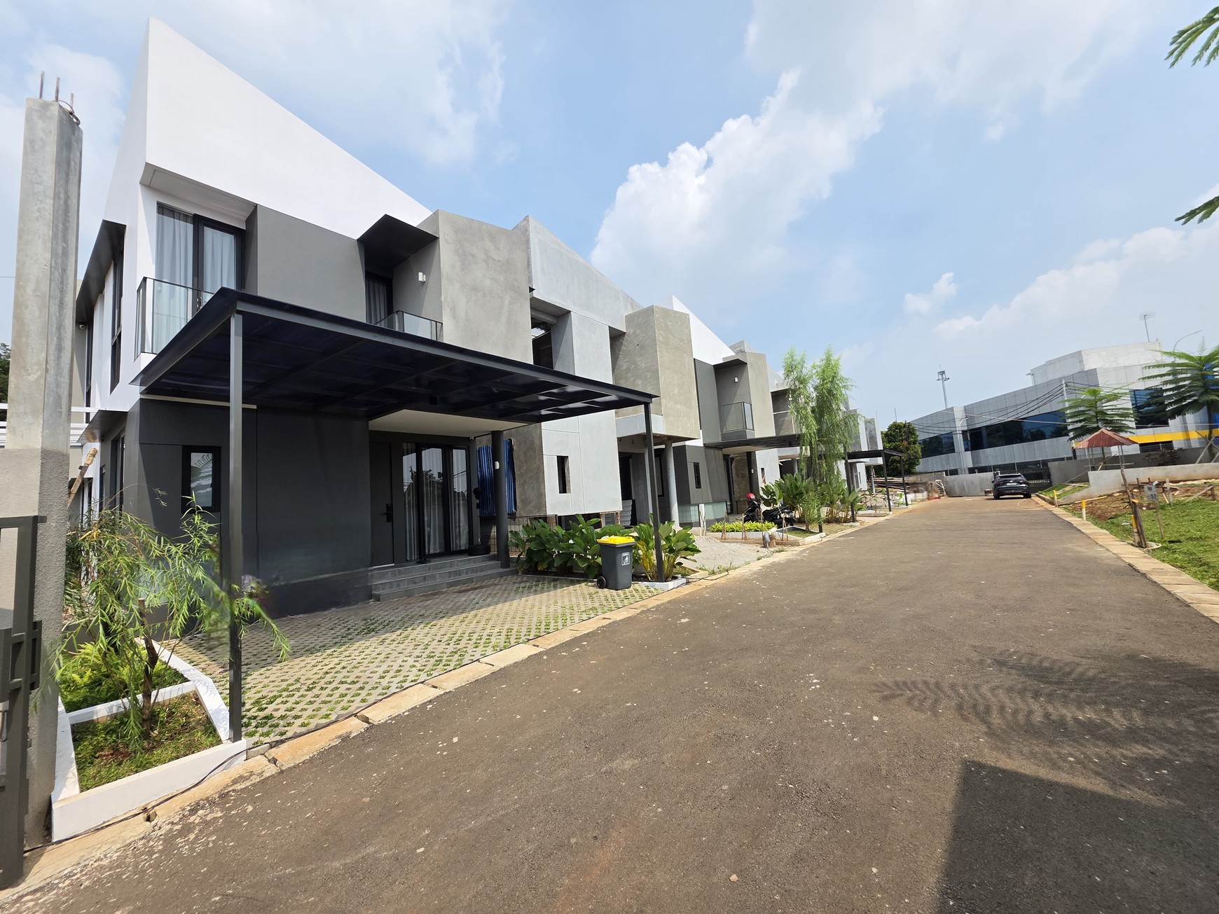 Rumah Cluster Baru Lokasi Strategis dkt Pintu Tol Pamulang di Jl RE Martadinata, Ciputat, Tangerang Selatan