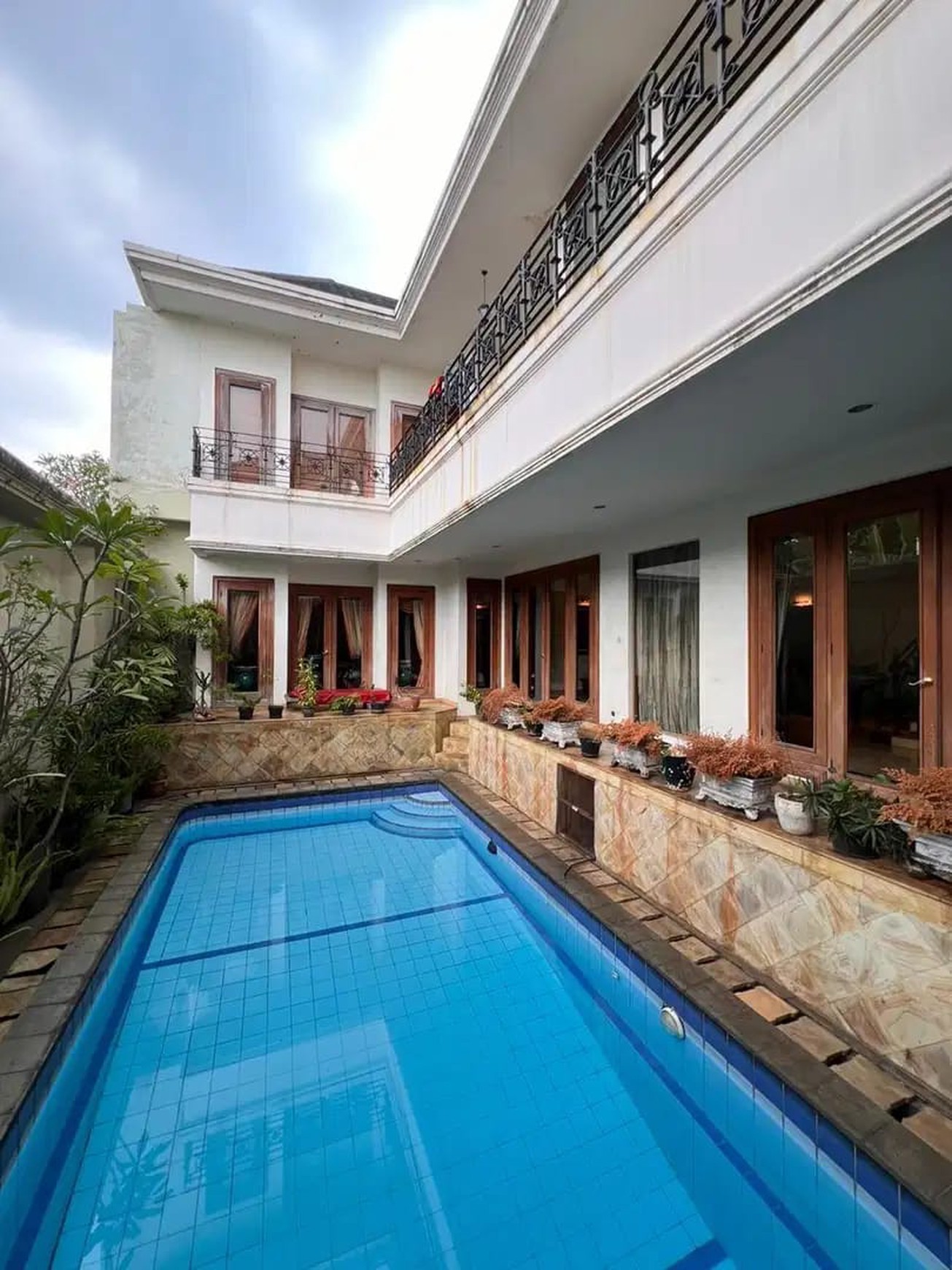 DIJUAL RUMAH SIAP HUNI JL WIDYA CHANDRA KEBAYORAN BARU