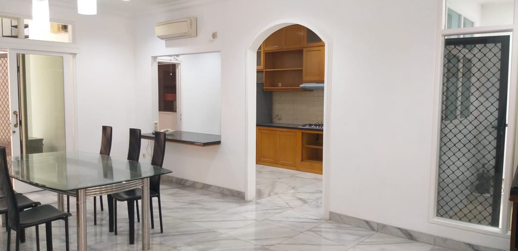 Rumah Taman Kebon Jeruk Jl Jeruk Papua Kav H2 12 A