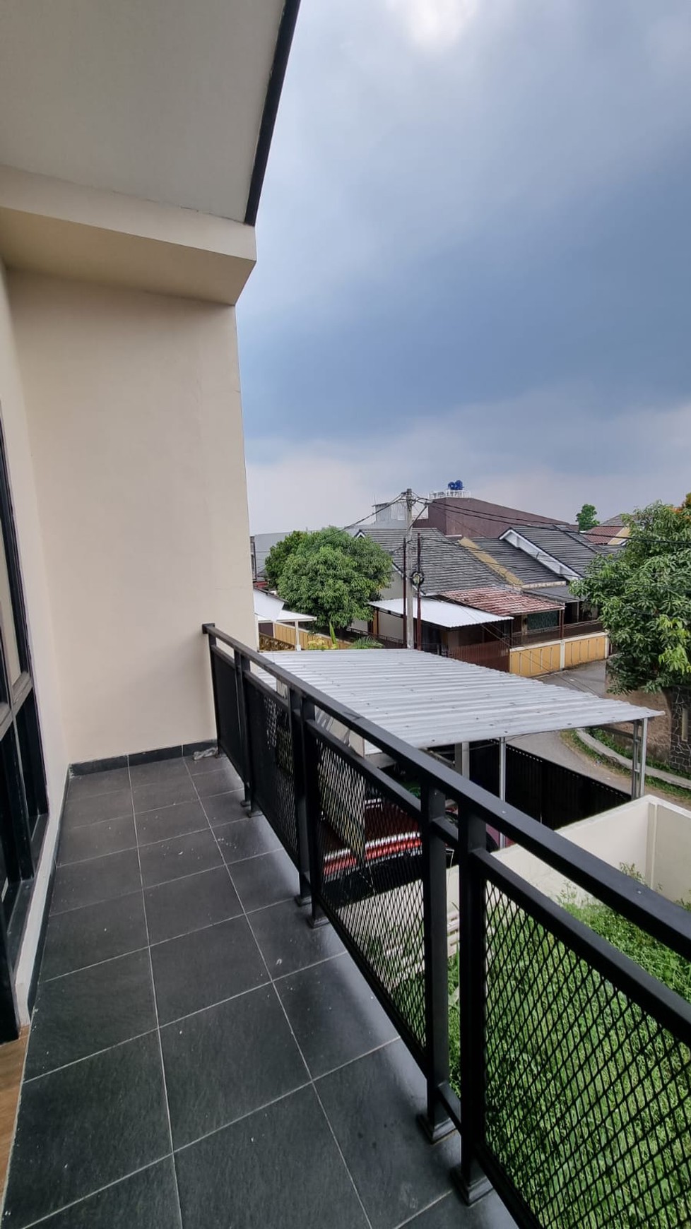 Rumah Asri 2 Lantai di jl Permata Inten, Bandung