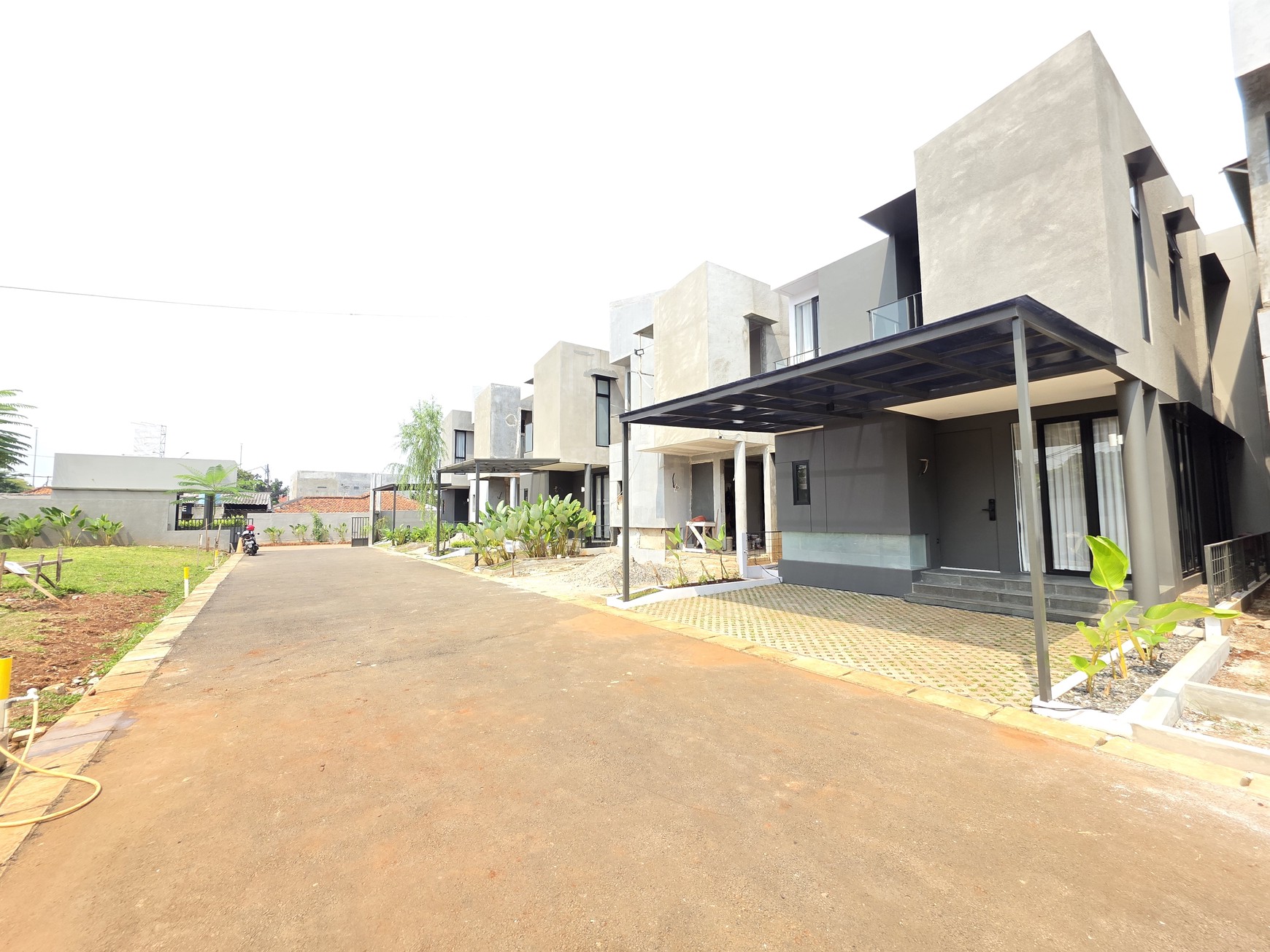Rumah Cluster Baru Lokasi Strategis dkt Pintu Tol Pamulang di Jl RE Martadinata, Ciputat, Tangerang Selatan 
