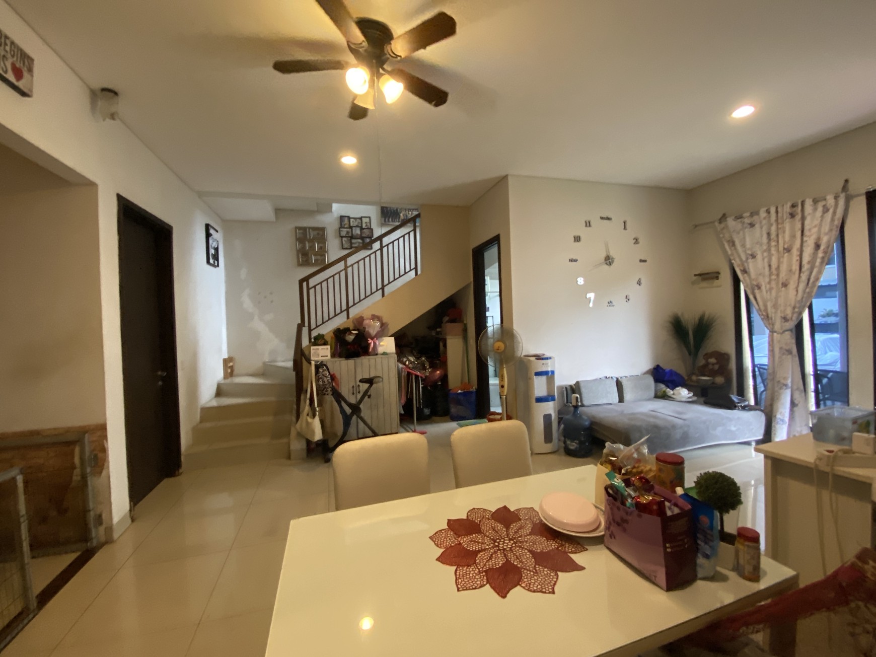 Rmh 2 Lt Strategis Illustria, Dekat Mall, Akses Tol, Dalam Kompleks