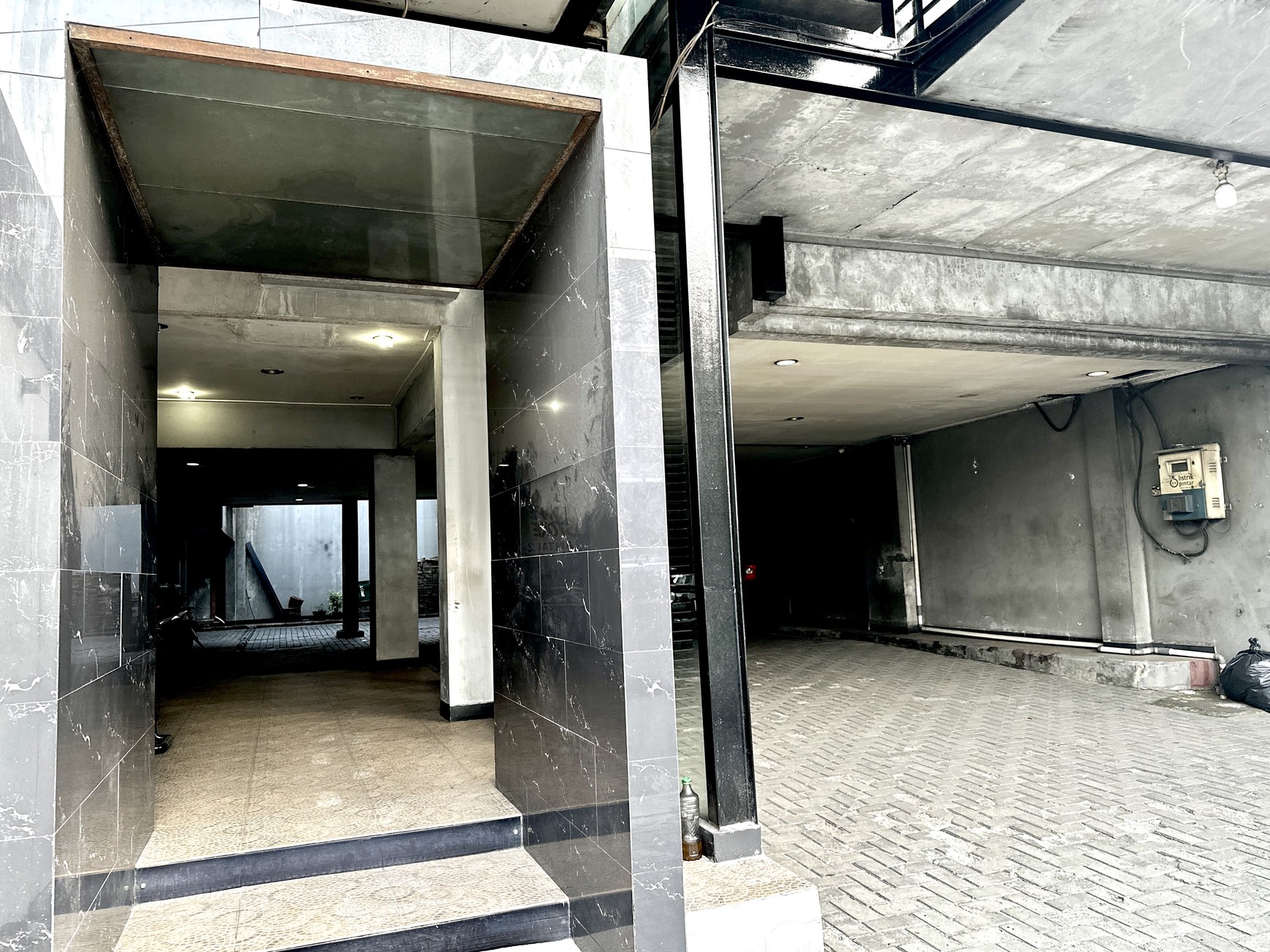 Ruang Usaha Multi-tenant Business Space Parkir Luas Lokasi Strategis Di Jl Bintaro Utama Sektor 1 Jakarta Selatan