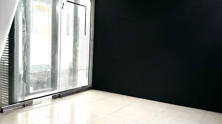 Ruang Usaha Multi-tenant Business Space Parkir Luas Lokasi Strategis Di Jl Bintaro Utama Sektor 1 Jakarta Selatan