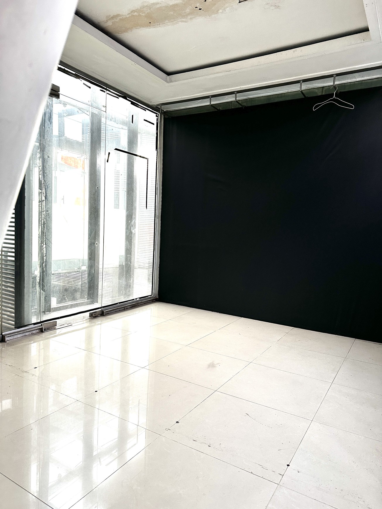 Ruang Usaha Multi-tenant Business Space Parkir Luas Lokasi Strategis Di Jl Bintaro Utama Sektor 1 Jakarta Selatan