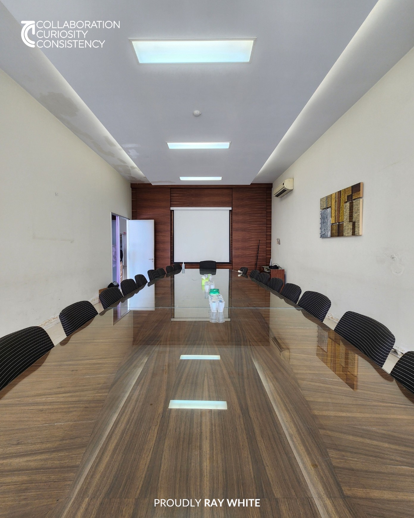 Dijual Showroom di Puri Indah, Jakarta Barat