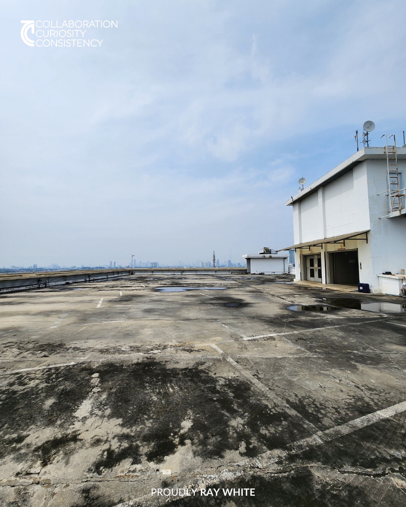 Dijual Showroom di Puri Indah, Jakarta Barat