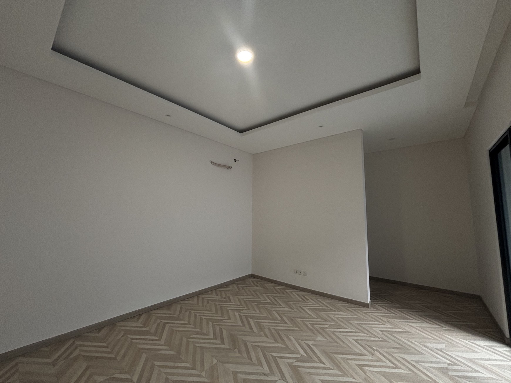 Best Deal. Jarang Ada! Rumah Atherton 3 Lantai di Kota Wisata 